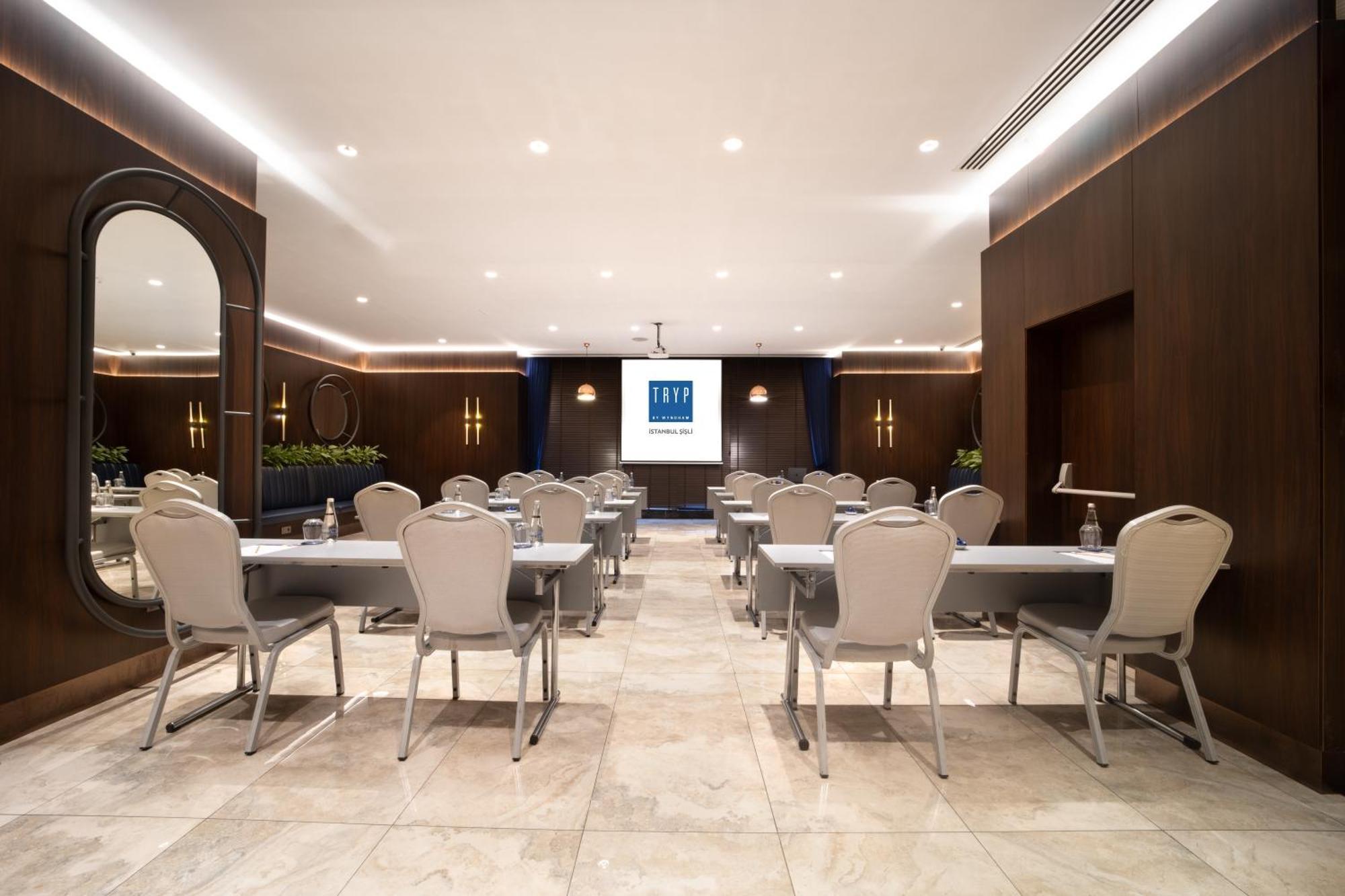 Tryp By Wyndham Istanbul Sisli Hotel Exteriör bild
