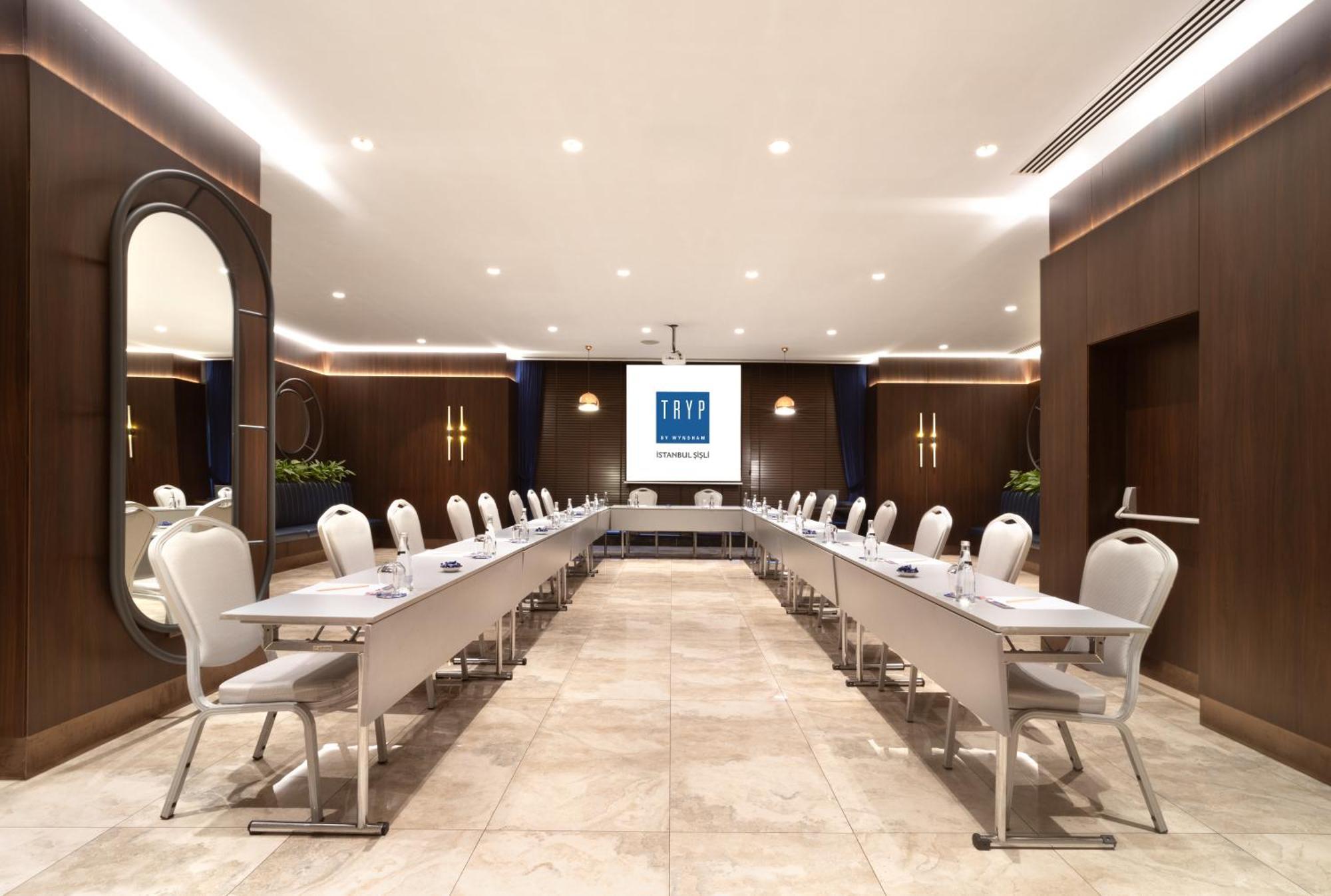 Tryp By Wyndham Istanbul Sisli Hotel Exteriör bild